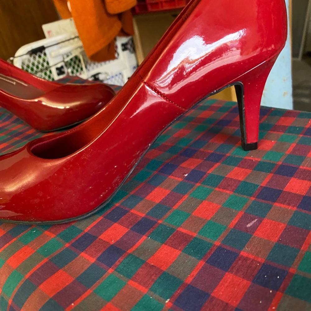 8.5 Red Comfort Plus High Heeled Shoes - Picture 9 of 11